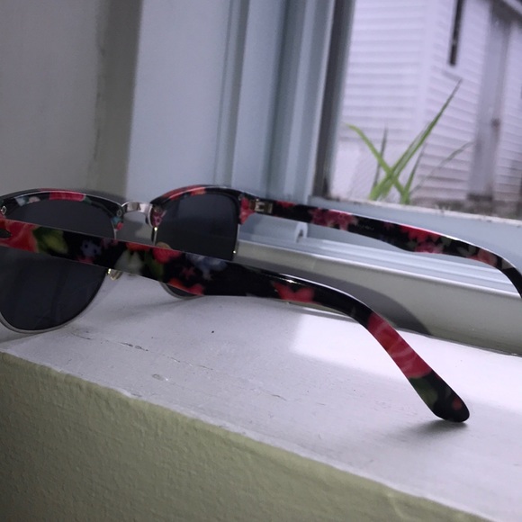 Sunglasses - Picture 2 of 2